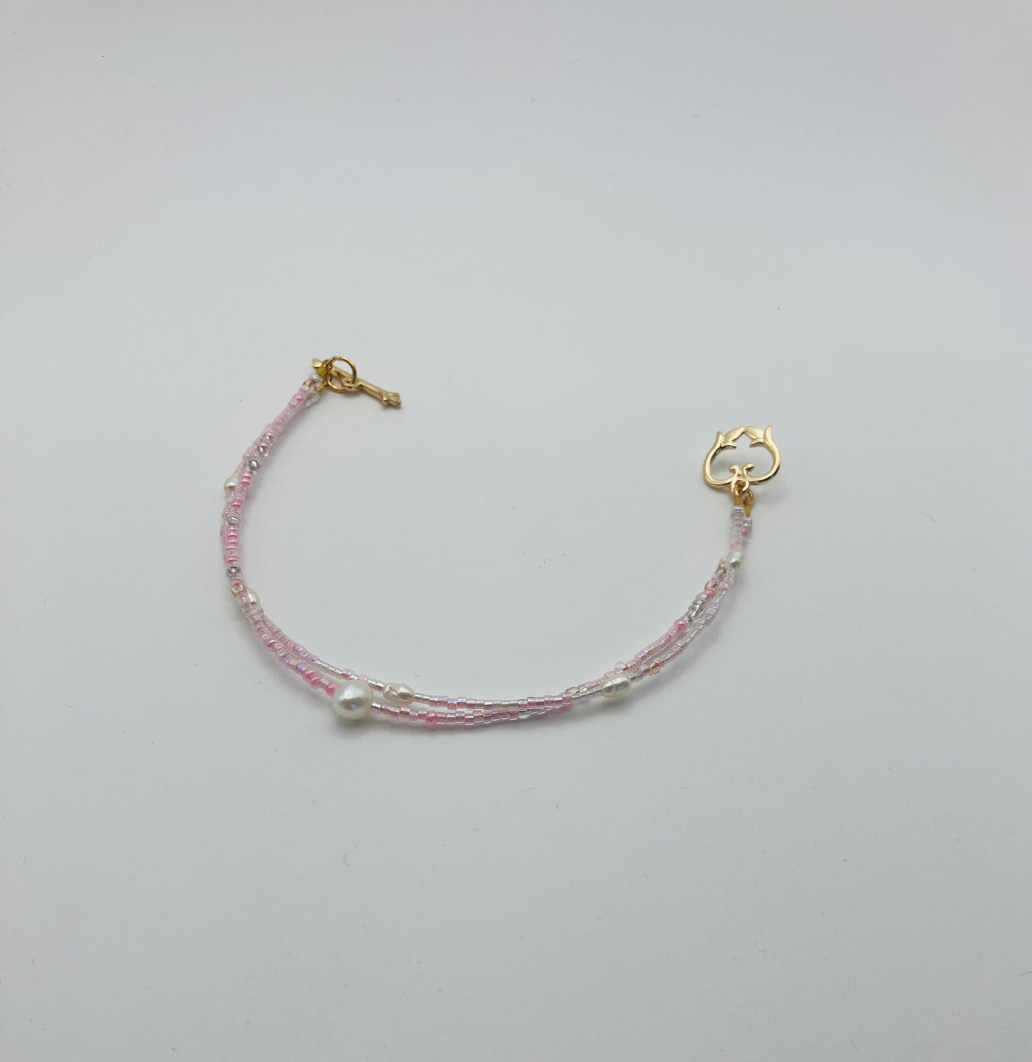 Pink and pearl bracelet with toggle clasp