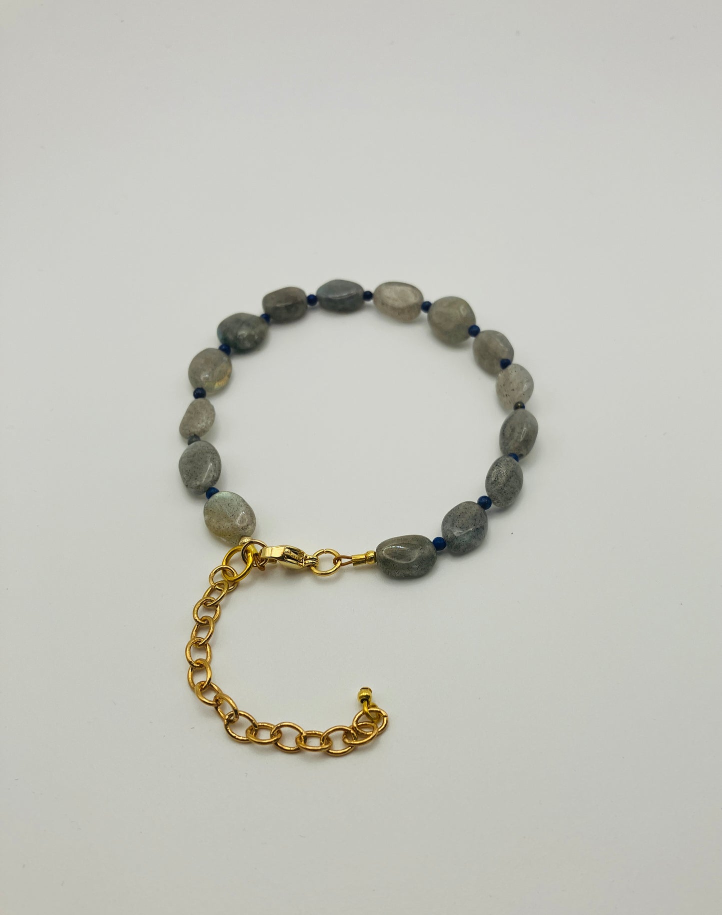 Labradorite and lapis beaded bracelet