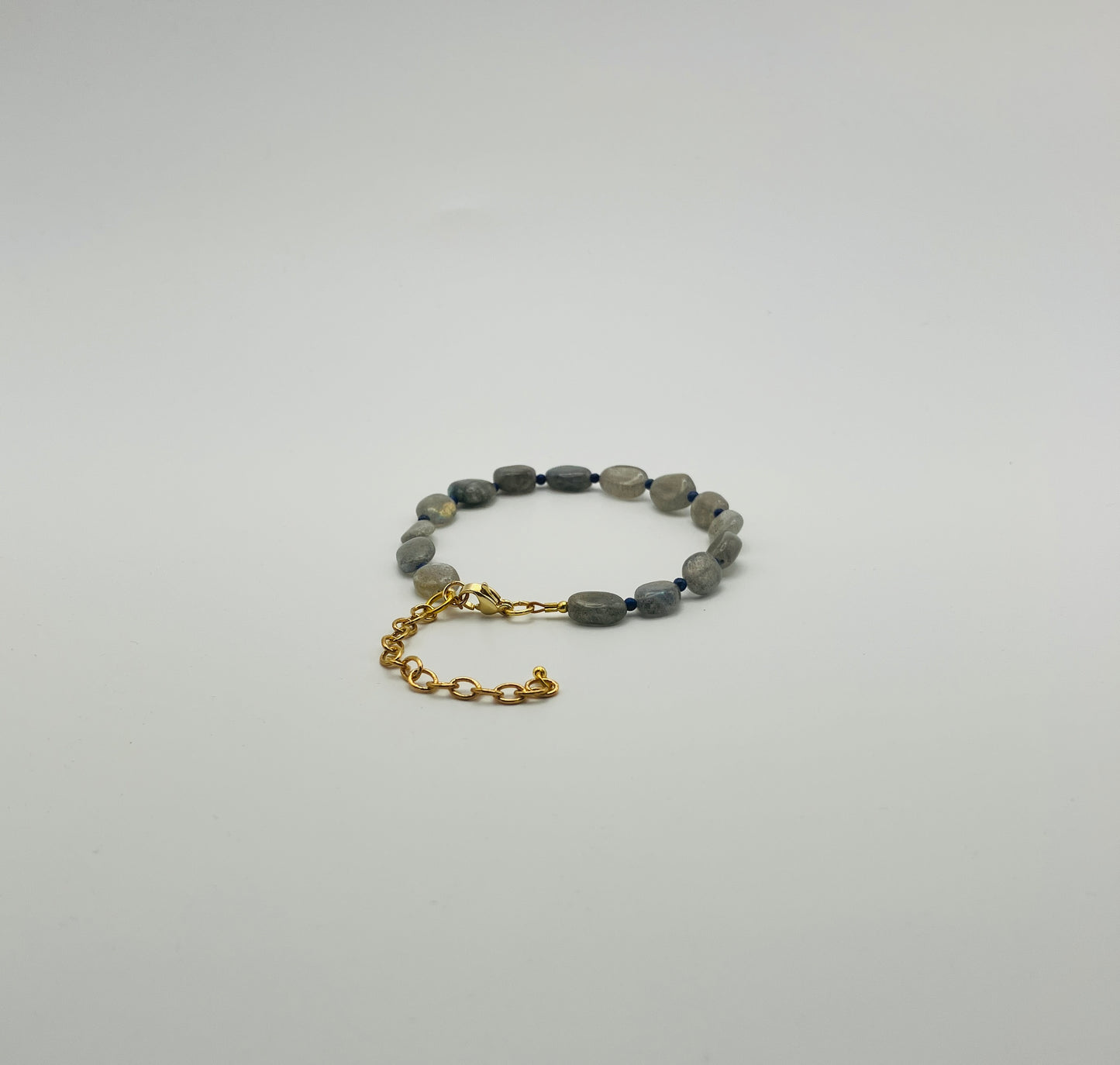 Labradorite and lapis beaded bracelet